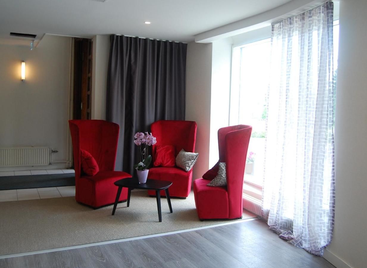 Отель Hotel Hirvi Ээнекоски